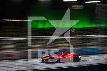 2022-01-27 - 29 Sims Alexander (gbr), Mahindra Racing, Mahindra M7Electro, action during the 2022 Diriyah ePrix, 1st and 2nd round of the 2022 Formula E World Championship, on the Riyadh Street Circuit from January 28 to 30, in Riyadh, Saudi Arabia - 2022 DIRIYAH EPRIX, 1ST AND 2ND ROUND OF THE 2022 FORMULA E WORLD CHAMPIONSHIP - FORMULA E - MOTORS
