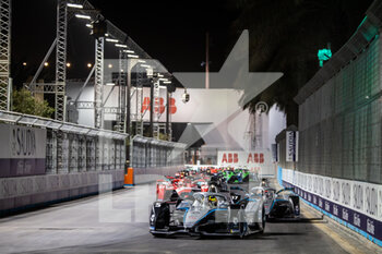 2022-01-27 - 05 Vandoorne Stoffel (bel), Mercedes-EQ Silver Arrow 02, action depart start during the 2022 Diriyah ePrix, 1st and 2nd round of the 2022 Formula E World Championship, on the Riyadh Street Circuit from January 28 to 30, in Riyadh, Saudi Arabia - 2022 DIRIYAH EPRIX, 1ST AND 2ND ROUND OF THE 2022 FORMULA E WORLD CHAMPIONSHIP - FORMULA E - MOTORS
