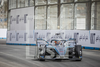 2022-01-28 - 17 DE VRIES NYCK (NLD), MERCEDES-EQ SILVER ARROW 02, ACTION during the 2022 Diriyah ePrix, 1st and 2nd round of the 2022 Formula E World Championship, on the Riyadh Street Circuit from January 28 to 30, in Riyadh, Saudi Arabia - 2022 DIRIYAH EPRIX, 1ST AND 2ND ROUND OF THE 2022 FORMULA E WORLD CHAMPIONSHIP - FORMULA E - MOTORS