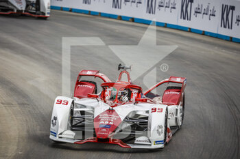 2022-01-28 - 99 GIOVINAZZI ANTONIO (ITA), DRAGON / PENSKE AUTOSPORT, PENSKE EV-5, ACTION during the 2022 Diriyah ePrix, 1st and 2nd round of the 2022 Formula E World Championship, on the Riyadh Street Circuit from January 28 to 30, in Riyadh, Saudi Arabia - 2022 DIRIYAH EPRIX, 1ST AND 2ND ROUND OF THE 2022 FORMULA E WORLD CHAMPIONSHIP - FORMULA E - MOTORS