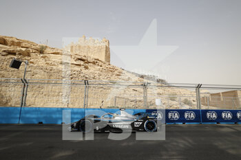 2022-01-28 - 05 VANDOORNE STOFFEL (BEL), MERCEDES-EQ SILVER ARROW 02, ACTION during the 2022 Diriyah ePrix, 1st and 2nd round of the 2022 Formula E World Championship, on the Riyadh Street Circuit from January 28 to 30, in Riyadh, Saudi Arabia - 2022 DIRIYAH EPRIX, 1ST AND 2ND ROUND OF THE 2022 FORMULA E WORLD CHAMPIONSHIP - FORMULA E - MOTORS