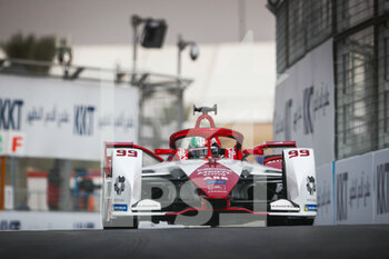 2022-01-28 - 99 Giovinazzi Antonio (ita), Dragon / Penske Autosport, Penske EV-5, action during the 2022 Diriyah ePrix, 1st and 2nd round of the 2022 Formula E World Championship, on the Riyadh Street Circuit from January 28 to 30, in Riyadh, Saudi Arabia - 2022 DIRIYAH EPRIX, 1ST AND 2ND ROUND OF THE 2022 FORMULA E WORLD CHAMPIONSHIP - FORMULA E - MOTORS