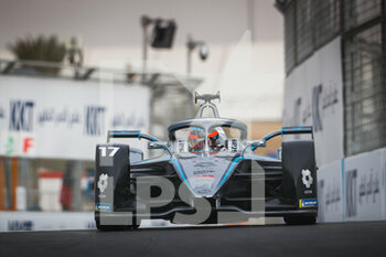 2022-01-28 - 17 De Vries Nyck (nld), Mercedes-EQ Silver Arrow 02, action during the 2022 Diriyah ePrix, 1st and 2nd round of the 2022 Formula E World Championship, on the Riyadh Street Circuit from January 28 to 30, in Riyadh, Saudi Arabia - 2022 DIRIYAH EPRIX, 1ST AND 2ND ROUND OF THE 2022 FORMULA E WORLD CHAMPIONSHIP - FORMULA E - MOTORS