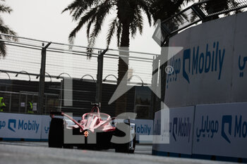 2022-01-28 - 07 Sette Camara Sergio (bra), Dragon / Penske Autosport, Penske EV-5, action during the 2022 Diriyah ePrix, 1st and 2nd round of the 2022 Formula E World Championship, on the Riyadh Street Circuit from January 28 to 30, in Riyadh, Saudi Arabia - 2022 DIRIYAH EPRIX, 1ST AND 2ND ROUND OF THE 2022 FORMULA E WORLD CHAMPIONSHIP - FORMULA E - MOTORS