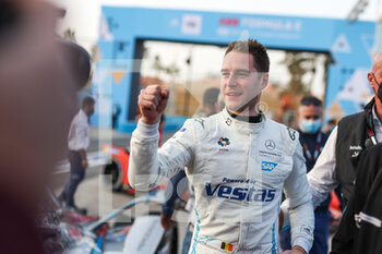 2022-01-28 - Vandoorne Stoffel (bel), Mercedes-EQ Silver Arrow 02, portrait during the 2022 Diriyah ePrix, 1st and 2nd round of the 2022 Formula E World Championship, on the Riyadh Street Circuit from January 28 to 30, in Riyadh, Saudi Arabia - 2022 DIRIYAH EPRIX, 1ST AND 2ND ROUND OF THE 2022 FORMULA E WORLD CHAMPIONSHIP - FORMULA E - MOTORS