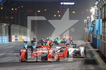 2022-01-28 - 27 DENNIS JAKE (GBR), AVALANCHE ANDRETTI FORMULA E, BMW IFE.21, ACTION during the 2022 Diriyah ePrix, 1st and 2nd round of the 2022 Formula E World Championship, on the Riyadh Street Circuit from January 28 to 30, in Riyadh, Saudi Arabia - 2022 DIRIYAH EPRIX, 1ST AND 2ND ROUND OF THE 2022 FORMULA E WORLD CHAMPIONSHIP - FORMULA E - MOTORS