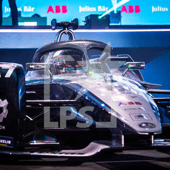 2022-01-28 - De Vries Nyck (nld), Mercedes-EQ Silver Arrow 02, portrait podium during the 2022 Diriyah ePrix, 1st and 2nd round of the 2022 Formula E World Championship, on the Riyadh Street Circuit from January 28 to 30, in Riyadh, Saudi Arabia - 2022 DIRIYAH EPRIX, 1ST AND 2ND ROUND OF THE 2022 FORMULA E WORLD CHAMPIONSHIP - FORMULA E - MOTORS