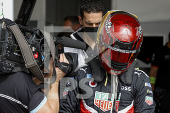 2022-01-29 - WEHRLEIN PASCAL (GER), TAG HEUER PORSCHE FORMULA E TEAM, PORSCHE 99X ELECTRIC, PORTRAIT during the 2022 Diriyah ePrix, 1st and 2nd round of the 2022 Formula E World Championship, on the Riyadh Street Circuit from January 28 to 30, in Riyadh, Saudi Arabia - 2022 DIRIYAH EPRIX, 1ST AND 2ND ROUND OF THE 2022 FORMULA E WORLD CHAMPIONSHIP - FORMULA E - MOTORS