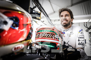 29/01/2022 - DA COSTA ANTONIO FELIX (POR), DS TECHEETAH, DS E-TENSE FE21, PORTRAIT during the 2022 Diriyah ePrix, 1st and 2nd round of the 2022 Formula E World Championship, on the Riyadh Street Circuit from January 28 to 30, in Riyadh, Saudi Arabia - 2022 DIRIYAH EPRIX, 1ST AND 2ND ROUND OF THE 2022 FORMULA E WORLD CHAMPIONSHIP - FORMULA E - MOTORI