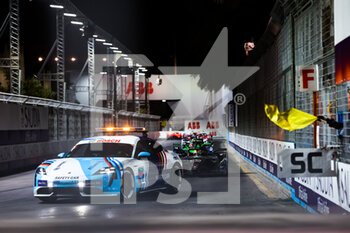 29/01/2022 - safety car Porsche Taycan during the 2022 Diriyah ePrix, 1st and 2nd round of the 2022 Formula E World Championship, on the Riyadh Street Circuit from January 28 to 30, in Riyadh, Saudi Arabia - 2022 DIRIYAH EPRIX, 1ST AND 2ND ROUND OF THE 2022 FORMULA E WORLD CHAMPIONSHIP - FORMULA E - MOTORI
