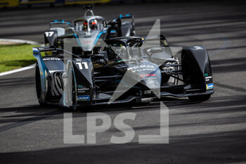 2022-02-12 - 11 DI GRASSI Lucas (bra), ROKiT Venturi Racing, Mercedes-EQ Silver Arrow 02, action 17 DE VRIES Nyck (nld), Mercedes-EQ Silver Arrow 02, action during the 2022 Mexico City ePrix, 2nd meeting of the 2021-22 ABB FIA Formula E World Championship, on the Autodromo Hermanos Rodriguez from February 10 to 11, in Mexico City, Mexico - 2022 MEXICO CITY EPRIX, 2ND MEETING OF THE 2021-22 ABB FIA FORMULA E WORLD CHAMPIONSHIP - FORMULA E - MOTORS