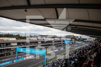 13/02/2022 - depart start tribune grandstands during the 2022 Mexico City ePrix, 2nd meeting of the 2021-22 ABB FIA Formula E World Championship, on the Autodromo Hermanos Rodriguez from February 10 to 11, in Mexico City, Mexico - 2022 MEXICO CITY EPRIX, 2ND MEETING OF THE 2021-22 ABB FIA FORMULA E WORLD CHAMPIONSHIP - FORMULA E - MOTORI