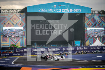 13/02/2022 - start of the race, 94 WEHRLEIN Pascal (ger), TAG Heuer Porsche Formula E Team, Porsche 99X Electric, action during the 2022 Mexico City ePrix, 2nd meeting of the 2021-22 ABB FIA Formula E World Championship, on the Autodromo Hermanos Rodriguez from February 10 to 11, in Mexico City, Mexico - 2022 MEXICO CITY EPRIX, 2ND MEETING OF THE 2021-22 ABB FIA FORMULA E WORLD CHAMPIONSHIP - FORMULA E - MOTORI