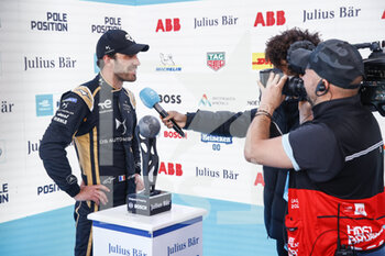 2022-04-10 - VERGNE Jean-Eric (fra), DS Techeetah, DS E-Tense FE21, portrait pole position celebrations celebration pole position during the 2022 Rome City ePrix, 3rd meeting of the 2021-22 ABB FIA Formula E World Championship, on the Circuit Cittadino dell’EUR from April 8 to 10, in Rome, Italy - 2022 ROME CITY EPRIX, 3RD MEETING OF THE 2021-22 ABB FIA FORMULA E WORLD CHAMPIONSHIP - FORMULA E - MOTORS