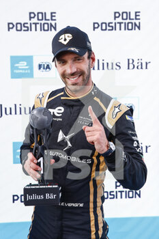 2022-04-10 - VERGNE Jean-Eric (fra), DS Techeetah, DS E-Tense FE21, portrait pole position celebrations celebration pole position during the 2022 Rome City ePrix, 3rd meeting of the 2021-22 ABB FIA Formula E World Championship, on the Circuit Cittadino dell’EUR from April 8 to 10, in Rome, Italy - 2022 ROME CITY EPRIX, 3RD MEETING OF THE 2021-22 ABB FIA FORMULA E WORLD CHAMPIONSHIP - FORMULA E - MOTORS