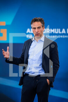 2022-04-28 - REIGLE Jamie, Chief Executive Officer - Formula E at the GEN3 Reveal during the 2022 Monaco ePrix, 4th meeting of the 2021-22 ABB FIA Formula E World Championship, on the Circuit de Monaco from April 29 to 30, in Monaco - 2022 MONACO EPRIX, 4TH MEETING OF THE 2021-22 ABB FIA FORMULA E WORLD CHAMPIONSHIP - FORMULA E - MOTORS