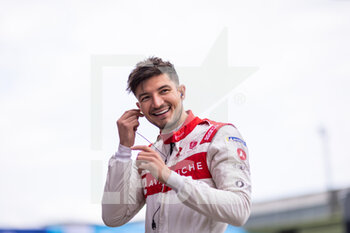 14/05/2022 - DENNIS Jake (gbr), Avalanche Andretti Formula E, BMW iFE.21, portrait during the 2022 Berlin ePrix, 5th meeting of the 2021-22 ABB FIA Formula E World Championship, on the Tempelhof Airport Street Circuit from May 13 to 15, in Berlin - 2022 BERLIN EPRIX, 5TH MEETING OF THE 2021-22 ABB FIA FORMULA E WORLD CHAMPIONSHIP - FORMULA E - MOTORI
