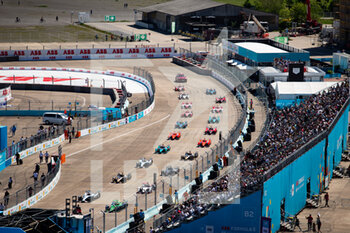 15/05/2022 - Grid during the 2022 Berlin ePrix, 5th meeting of the 2021-22 ABB FIA Formula E World Championship, on the Tempelhof Airport Street Circuit from May 13 to 15, in Berlin - 2022 BERLIN EPRIX, 5TH MEETING OF THE 2021-22 ABB FIA FORMULA E WORLD CHAMPIONSHIP - FORMULA E - MOTORI