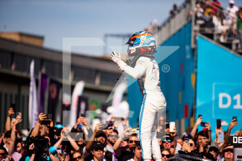 15/05/2022 - DE VRIES Nyck (nld), Mercedes-EQ Silver Arrow 02, portrait during the 2022 Berlin ePrix, 5th meeting of the 2021-22 ABB FIA Formula E World Championship, on the Tempelhof Airport Street Circuit from May 13 to 15, in Berlin - 2022 BERLIN EPRIX, 5TH MEETING OF THE 2021-22 ABB FIA FORMULA E WORLD CHAMPIONSHIP - FORMULA E - MOTORI