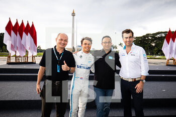 2022-06-02 - LONGO Alberto, Formula E Chief Championship Officer & Co Founder, portrait BASWEDAN Anies, Governor of DKI Jakarta, portrait DE VRIES Nyck (nld), Mercedes-EQ Silver Arrow 02, portrait Meet and Greet during the 2022 Jakarta ePrix, 6th meeting of the 2021-22 ABB FIA Formula E World Championship, on the Jakarta International e-Prix Circuit from June 2 to 4, in Jakarta - AUTO - 2022 FORMULA E JAKARTA EPRIX - FORMULA E - MOTORS