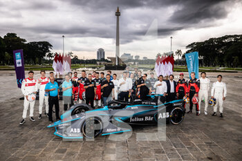 2022-06-02 - All the drivers with BASWEDAN Anies, Governor of DKI Jakarta, portrait LONGO Alberto, Formula E Chief Championship Officer & Co Founder, portrait REIGLE Jamie, Chief Executive Officer - Formula E BERTRAND Frédéric, Directeur Formula E & Innovative Sport Activities, FIA, portrait Meet and Greet during the 2022 Jakarta ePrix, 6th meeting of the 2021-22 ABB FIA Formula E World Championship, on the Jakarta International e-Prix Circuit from June 2 to 4, in Jakarta - AUTO - 2022 FORMULA E JAKARTA EPRIX - FORMULA E - MOTORS