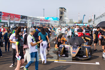 04/06/2022 - 25 VERGNE Jean-Eric (fra), DS Techeetah, DS E-Tense FE21, grille de depart starting grid ambiance during the 2022 Jakarta ePrix, 6th meeting of the 2021-22 ABB FIA Formula E World Championship, on the Jakarta International e-Prix Circuit from June 2 to 4, in Jakarta - AUTO - 2022 FORMULA E JAKARTA EPRIX - FORMULA E - MOTORI