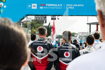 04/06/2022 - LOTTERER André (ger), TAG Heuer Porsche Formula E Team, Porsche 99X Electric, portrait, WEHRLEIN Pascal (ger), TAG Heuer Porsche Formula E Team, Porsche 99X Electric, grille de depart starting grid during the 2022 Jakarta ePrix, 6th meeting of the 2021-22 ABB FIA Formula E World Championship, on the Jakarta International e-Prix Circuit from June 2 to 4, in Jakarta - AUTO - 2022 FORMULA E JAKARTA EPRIX - FORMULA E - MOTORI