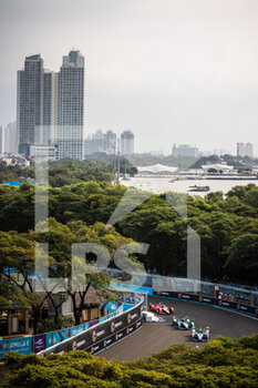 04/06/2022 - 03 TURVEY Oliver (gbr), NIO 333 FE Team, Nio 333 001, action 10 BIRD Sam (gbr), Jaguar TCS Racing, Jaguar I-Type 5, action during the 2022 Jakarta ePrix, 6th meeting of the 2021-22 ABB FIA Formula E World Championship, on the Jakarta International e-Prix Circuit from June 2 to 4, in Jakarta - AUTO - 2022 FORMULA E JAKARTA EPRIX - FORMULA E - MOTORI