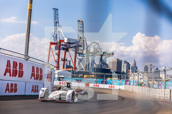 15/07/2022 - 36 LOTTERER André (ger), TAG Heuer Porsche Formula E Team, Porsche 99X Electric, action during the 2022 New York City ePrix, 8th meeting of the 2021-22 ABB FIA Formula E World Championship, on the Brooklyn Street Circuit from July 14 to 17, in New York, United States of America - AUTO - 2022 FORMULA E NEW YORK CITY EPRIX - FORMULA E - MOTORI