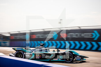 15/07/2022 - 10 BIRD Sam (gbr), Jaguar TCS Racing, Jaguar I-Type 5, action during the 2022 New York City ePrix, 8th meeting of the 2021-22 ABB FIA Formula E World Championship, on the Brooklyn Street Circuit from July 14 to 17, in New York, United States of America - AUTO - 2022 FORMULA E NEW YORK CITY EPRIX - FORMULA E - MOTORI