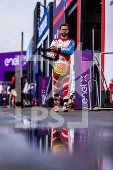 2022-07-16 - SIMS Alexander (gbr), Mahindra Racing, Mahindra M7Electro, portrait during the 2022 New York City ePrix, 8th meeting of the 2021-22 ABB FIA Formula E World Championship, on the Brooklyn Street Circuit from July 14 to 17, in New York, United States of America - AUTO - 2022 FORMULA E NEW YORK CITY EPRIX - FORMULA E - MOTORS