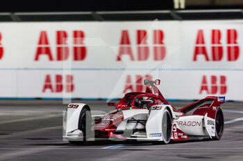 29/07/2022 - 99 GIOVINAZZI Antonio (ita), Dragon / Penske Autosport, Penske EV-5, action during the 2022 London ePrix, 9th meeting of the 2021-22 ABB FIA Formula E World Championship, on the ExCeL London from July 30 to 31, in London, United Kingdom - AUTO - 2022 FORMULA E LONDON EPRIX - FORMULA E - MOTORI