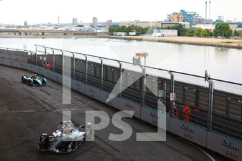 29/07/2022 - 05 VANDOORNE Stoffel (bel), Mercedes-EQ Silver Arrow 02, action during the 2022 London ePrix, 9th meeting of the 2021-22 ABB FIA Formula E World Championship, on the ExCeL London from July 30 to 31, in London, United Kingdom - AUTO - 2022 FORMULA E LONDON EPRIX - FORMULA E - MOTORI