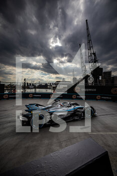 29/07/2022 - 17 DE VRIES Nyck (nld), Mercedes-EQ Silver Arrow 02, action during the 2022 London ePrix, 9th meeting of the 2021-22 ABB FIA Formula E World Championship, on the ExCeL London from July 30 to 31, in London, United Kingdom - AUTO - 2022 FORMULA E LONDON EPRIX - FORMULA E - MOTORI