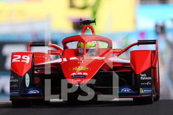 29/07/2022 - 29 SIMS Alexander (gbr), Mahindra Racing, Mahindra M7Electro, action during the 2022 London ePrix, 9th meeting of the 2021-22 ABB FIA Formula E World Championship, on the ExCeL London from July 30 to 31, in London, United Kingdom - AUTO - 2022 FORMULA E LONDON EPRIX - FORMULA E - MOTORI