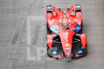 2022-07-30 - 29 SIMS Alexander (gbr), Mahindra Racing, Mahindra M7Electro, action during the 2022 London ePrix, 9th meeting of the 2021-22 ABB FIA Formula E World Championship, on the ExCeL London from July 30 to 31, in London, United Kingdom - AUTO - 2022 FORMULA E LONDON EPRIX - FORMULA E - MOTORS