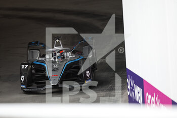 2022-07-30 - 17 DE VRIES Nyck (nld), Mercedes-EQ Silver Arrow 02, action during the 2022 London ePrix, 9th meeting of the 2021-22 ABB FIA Formula E World Championship, on the ExCeL London from July 30 to 31, in London, United Kingdom - AUTO - 2022 FORMULA E LONDON EPRIX - FORMULA E - MOTORS
