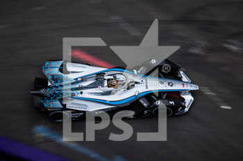 2022-07-30 - 05 VANDOORNE Stoffel (bel), Mercedes-EQ Silver Arrow 02, action during the 2022 London ePrix, 9th meeting of the 2021-22 ABB FIA Formula E World Championship, on the ExCeL London from July 30 to 31, in London, United Kingdom - AUTO - 2022 FORMULA E LONDON EPRIX - FORMULA E - MOTORS