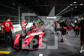2022-07-30 - DENNIS Jake (gbr), Avalanche Andretti Formula E, BMW iFE.21, portrait grille de depart, starting grid during the 2022 London ePrix, 9th meeting of the 2021-22 ABB FIA Formula E World Championship, on the ExCeL London from July 30 to 31, in London, United Kingdom - AUTO - 2022 FORMULA E LONDON EPRIX - FORMULA E - MOTORS