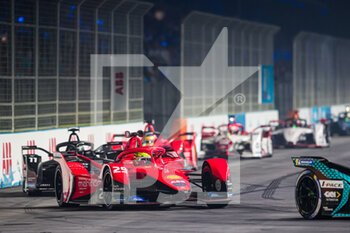 2022-07-30 - 29 SIMS Alexander (gbr), Mahindra Racing, Mahindra M7Electro, action during the 2022 London ePrix, 9th meeting of the 2021-22 ABB FIA Formula E World Championship, on the ExCeL London from July 30 to 31, in London, United Kingdom - AUTO - 2022 FORMULA E LONDON EPRIX - FORMULA E - MOTORS