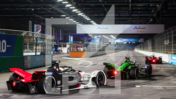 2022-07-30 - 94 WEHRLEIN Pascal (ger), TAG Heuer Porsche Formula E Team, Porsche 99X Electric, action during the 2022 London ePrix, 9th meeting of the 2021-22 ABB FIA Formula E World Championship, on the ExCeL London from July 30 to 31, in London, United Kingdom - AUTO - 2022 FORMULA E LONDON EPRIX - FORMULA E - MOTORS