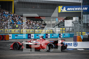 2022-07-30 - 27 DENNIS Jake (gbr), Avalanche Andretti Formula E, BMW iFE.21, action during the 2022 London ePrix, 9th meeting of the 2021-22 ABB FIA Formula E World Championship, on the ExCeL London from July 30 to 31, in London, United Kingdom - AUTO - 2022 FORMULA E LONDON EPRIX - FORMULA E - MOTORS