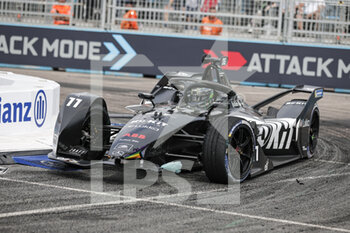 2022-07-30 - 11 DI GRASSI Lucas (bra), ROKiT Venturi Racing, Mercedes-EQ Silver Arrow 02, action during the 2022 London ePrix, 9th meeting of the 2021-22 ABB FIA Formula E World Championship, on the ExCeL London from July 30 to 31, in London, United Kingdom - AUTO - 2022 FORMULA E LONDON EPRIX - FORMULA E - MOTORS