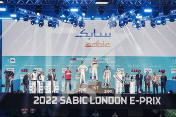 2022-07-30 - DENNIS Jake (gbr), Avalanche Andretti Formula E, BMW iFE.21, portrait VANDOORNE Stoffel (bel), Mercedes-EQ Silver Arrow 02, portrait DE VRIES Nyck (nld), Mercedes-EQ Silver Arrow 02, portrait during the 2022 London ePrix, 9th meeting of the 2021-22 ABB FIA Formula E World Championship, on the ExCeL London from July 30 to 31, in London, United Kingdom - AUTO - 2022 FORMULA E LONDON EPRIX - FORMULA E - MOTORS