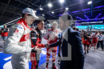 31/07/2022 - BEN SULAYEM Mohammed (uae), President of the FIA, portrait ROWLAND Oliver (gbr), Mahindra Racing, Mahindra M7Electro, portrait BUEMI Sébastien (swi), Nissan e.dams, Nissan IM03, portrait ASKEW Oliver (usa), Avalanche Andretti Formula E, BMW iFE.21, portrait during the 2022 London ePrix, 9th meeting of the 2021-22 ABB FIA Formula E World Championship, on the ExCeL London from July 30 to 31, in London, United Kingdom - AUTO - 2022 FORMULA E LONDON EPRIX - FORMULA E - MOTORI