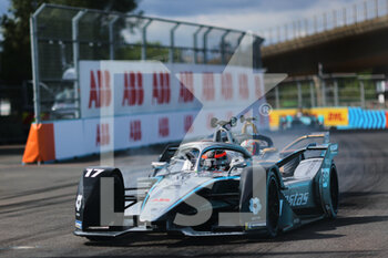 31/07/2022 - 17 DE VRIES Nyck (nld), Mercedes-EQ Silver Arrow 02, action during the 2022 London ePrix, 9th meeting of the 2021-22 ABB FIA Formula E World Championship, on the ExCeL London from July 30 to 31, in London, United Kingdom - AUTO - 2022 FORMULA E LONDON EPRIX - FORMULA E - MOTORI