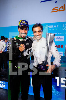 31/07/2022 - DI GRASSI Lucas (bra), ROKiT Venturi Racing, Mercedes-EQ Silver Arrow 02, portrait D'AMBROSIO Jérôme, ROKiT Venturi Racing Team Principal, portrait podium during the 2022 London ePrix, 9th meeting of the 2021-22 ABB FIA Formula E World Championship, on the ExCeL London from July 30 to 31, in London, United Kingdom - AUTO - 2022 FORMULA E LONDON EPRIX - FORMULA E - MOTORI