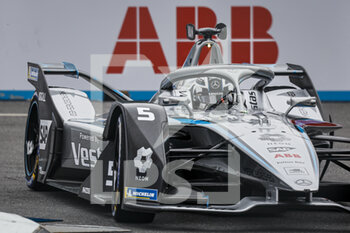 2022-08-13 - 05 Vandoorne Stoffel (bel), Mercedes-EQ Silver Arrow 02, action during the 2022 Seoul ePrix, 10th meeting of the 2021-22 ABB FIA Formula E World Championship, on the Seoul Street Circuit from August 12 to 14, in Seoul, South Korea - AUTO - 2022 FORMULA E SEOUL EPRIX - FORMULA E - MOTORS