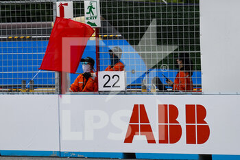 2022-08-13 - Red Flag during the 2022 Seoul ePrix, 10th meeting of the 2021-22 ABB FIA Formula E World Championship, on the Seoul Street Circuit from August 12 to 14, in Seoul, South Korea - AUTO - 2022 FORMULA E SEOUL EPRIX - FORMULA E - MOTORS