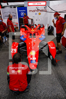 2022-08-13 - 29 Sims Alexander (gbr), Mahindra Racing, Mahindra M7Electro, after his crash in qualifying during the 2022 Seoul ePrix, 10th meeting of the 2021-22 ABB FIA Formula E World Championship, on the Seoul Street Circuit from August 12 to 14, in Seoul, South Korea - AUTO - 2022 FORMULA E SEOUL EPRIX - FORMULA E - MOTORS
